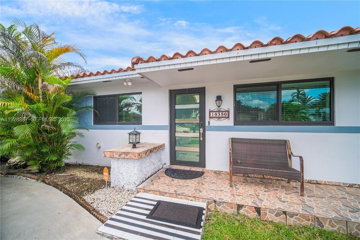 Foto principal - 10350 SW 4th St