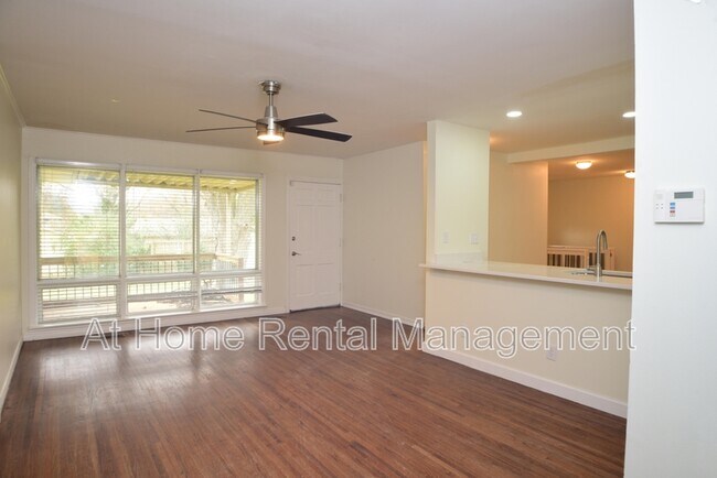 Foto del edificio - 3522 S Toledo Ave