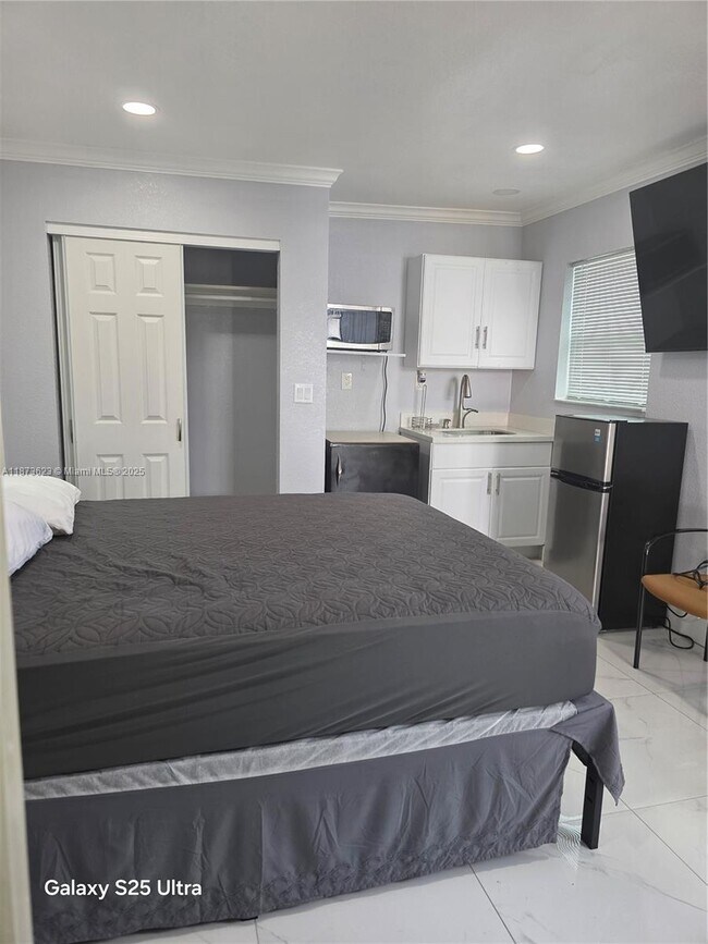 Foto del edificio - 17101 NW 35th Ave