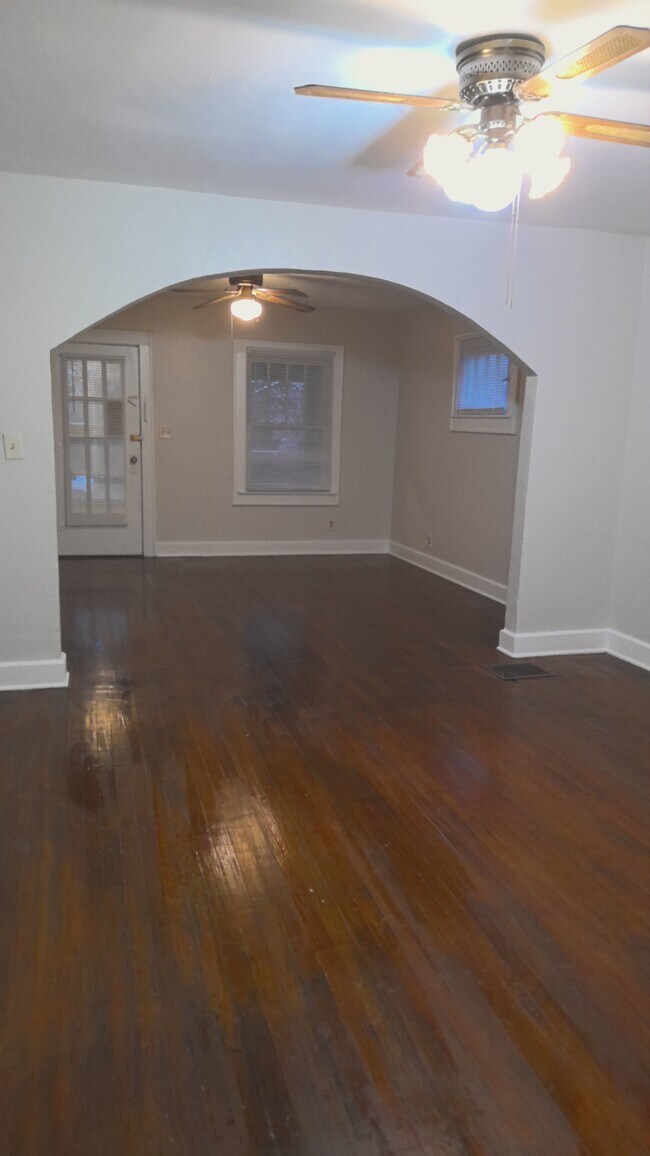 Foto del edificio - 815 N Bancroft St