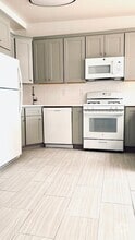 Building Photo - 200 Christopher Columbus Dr