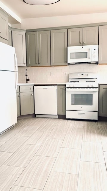 Primary Photo - 200 Christopher Columbus Dr