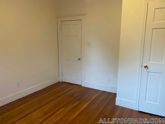 Building Photo - 15 Scottfield Rd