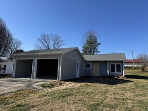 Building Photo - 317 Briarlea Dr