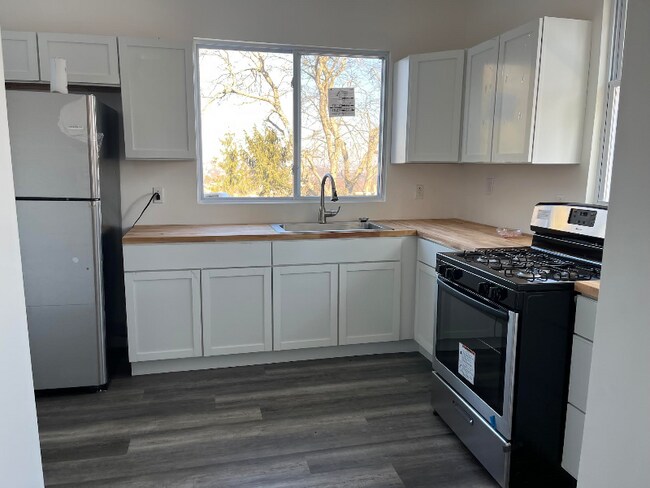 Foto del edificio - 2729 Custer Ave