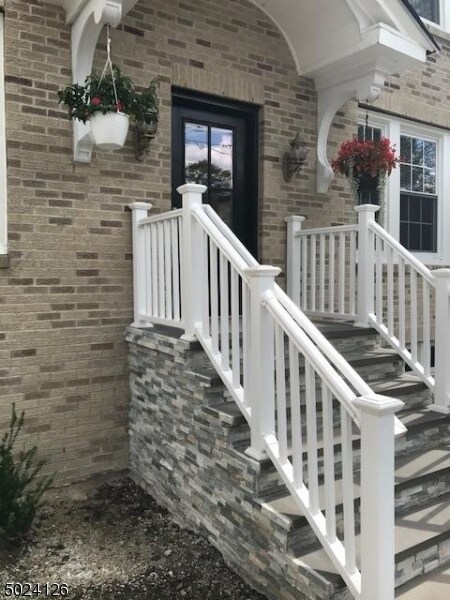 Building Photo - 10 Nelson Pl