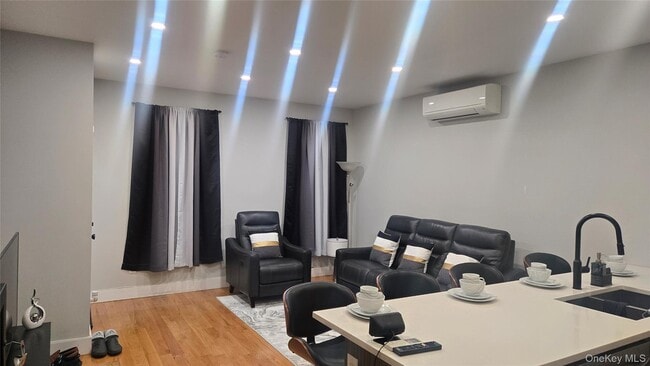 Building Photo - 1008 Lenox Rd