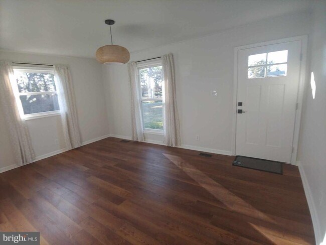 Building Photo - 707 Kennel Rd