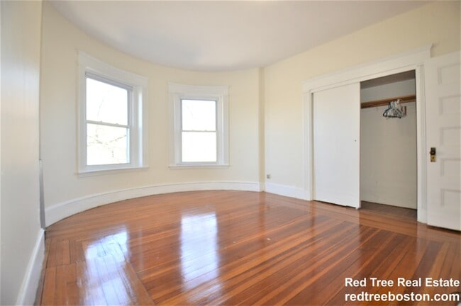 Photo - 1595 Beacon St Apartment
