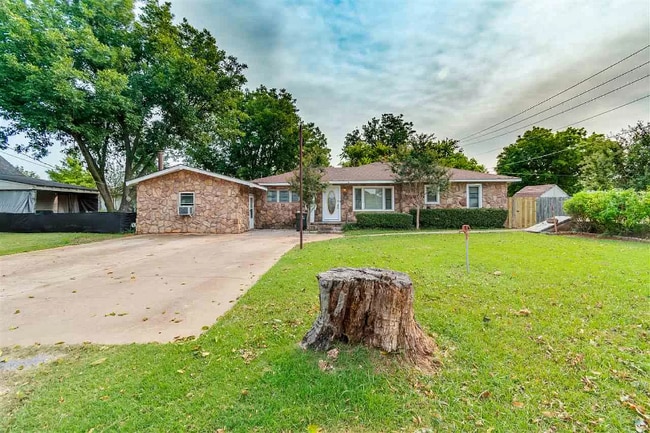 Building Photo - 406 S Ninth St