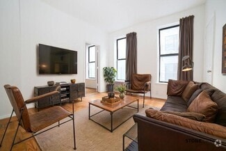 Building Photo - 225 W 110th St