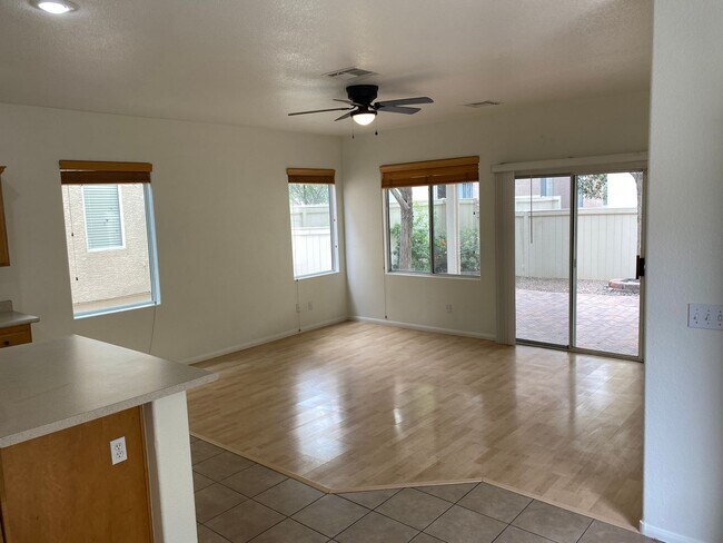 Foto del edificio - Silverado Ranch Home for Rent