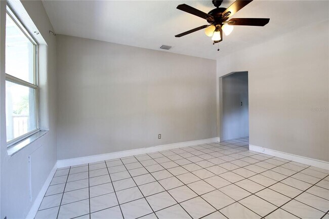 Building Photo - 1021 Dowd Ave