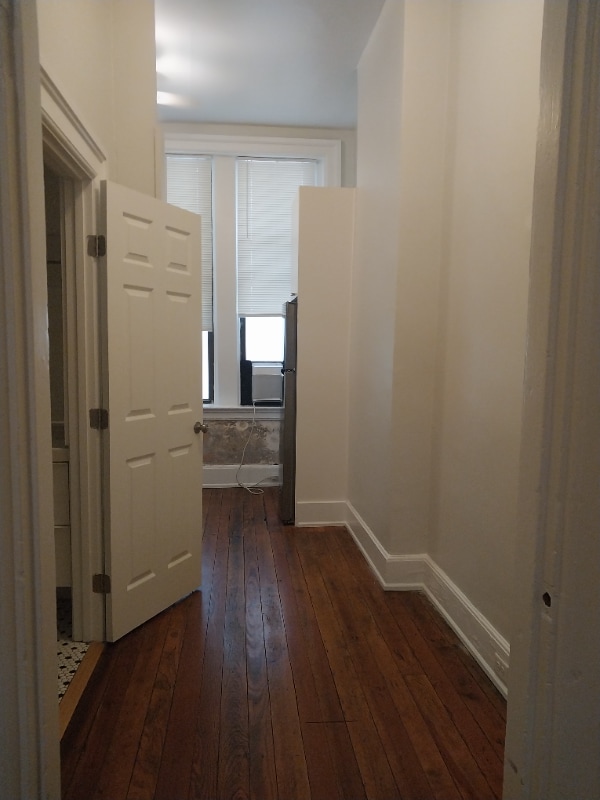 Foto del edificio - 309 E 13th St