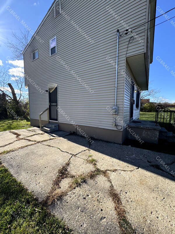 Foto del edificio - 746 Damon St