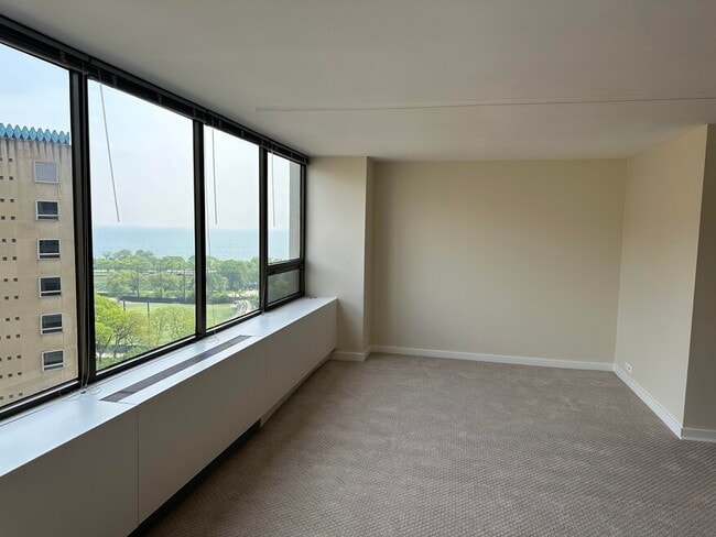 Building Photo - 2800 N Lake Shore Dr