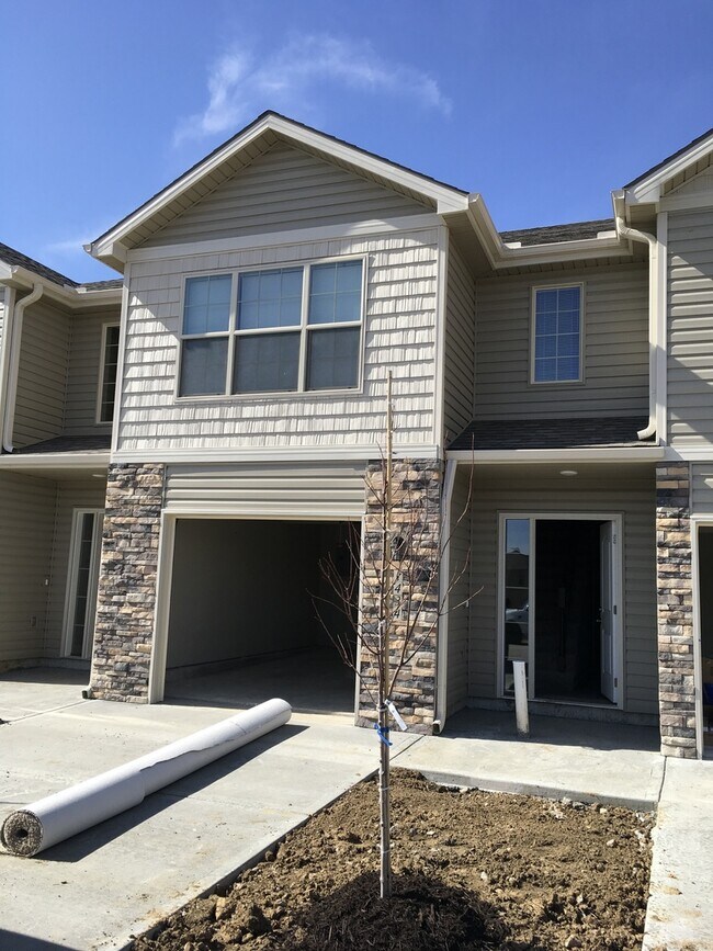 Foto del edificio - 3 Bed Townhome in Grain Valley