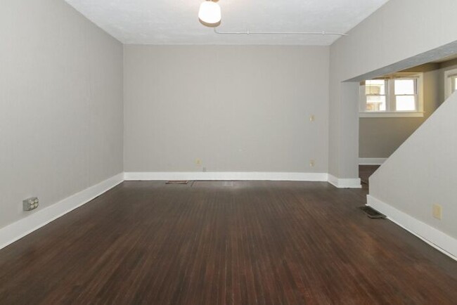 Foto del edificio - 3 Bedroom Home Near Fountain Square