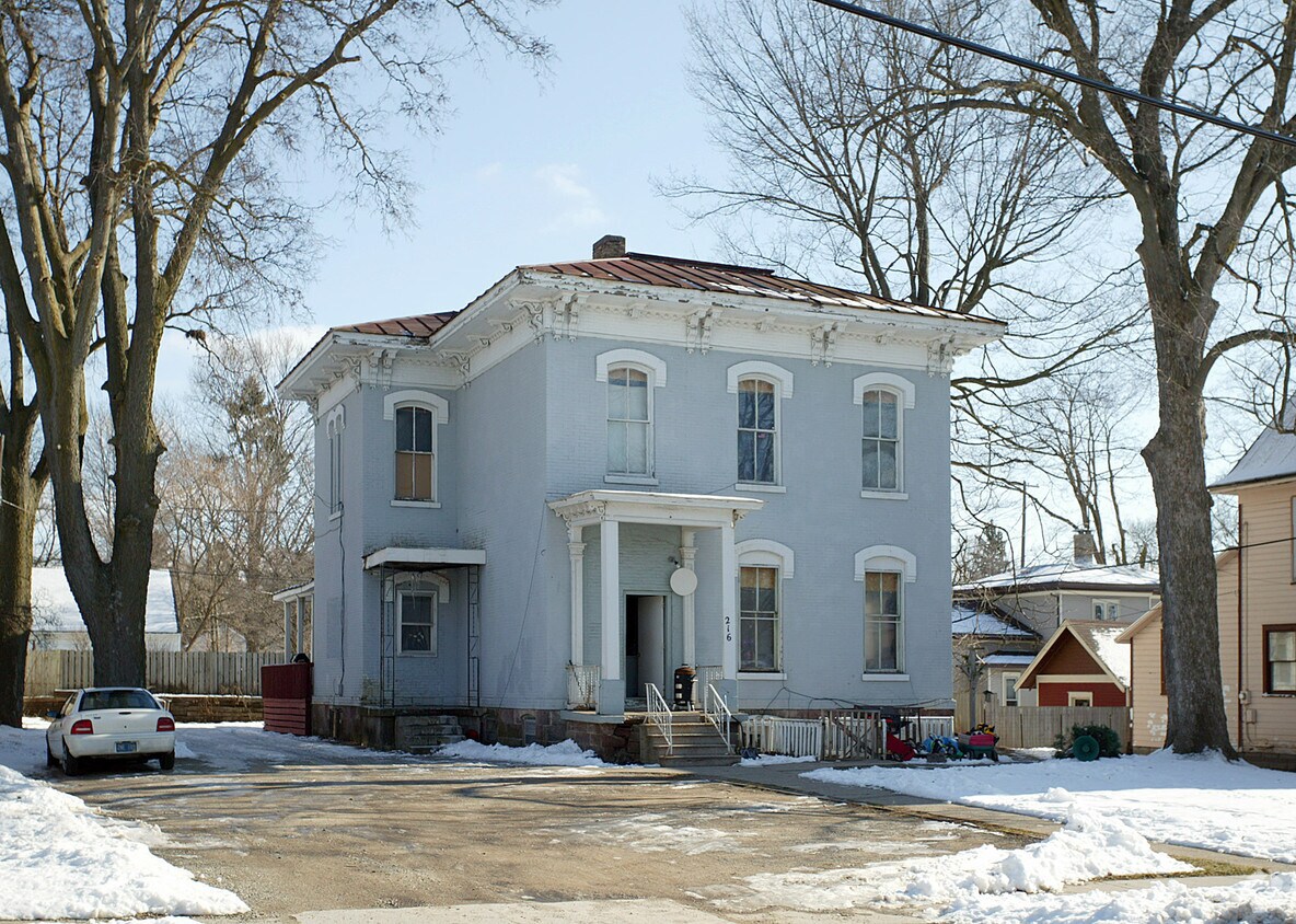 Primary Photo - 216 Jackson St