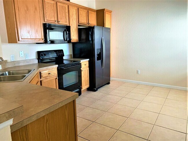 Building Photo - 3/2/1 Condo in Brighton (ForeRanch)