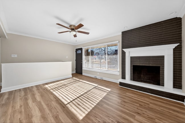 Building Photo - 210 E Madison St