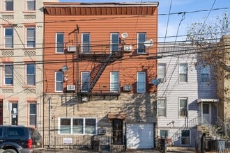 Building Photo - 40 Beacon Ave