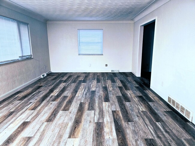 Foto del edificio - 452 S Yarrow St