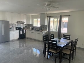 Building Photo - 918 8th Ave