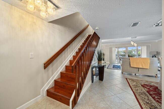 Building Photo - 210 Captains Walk