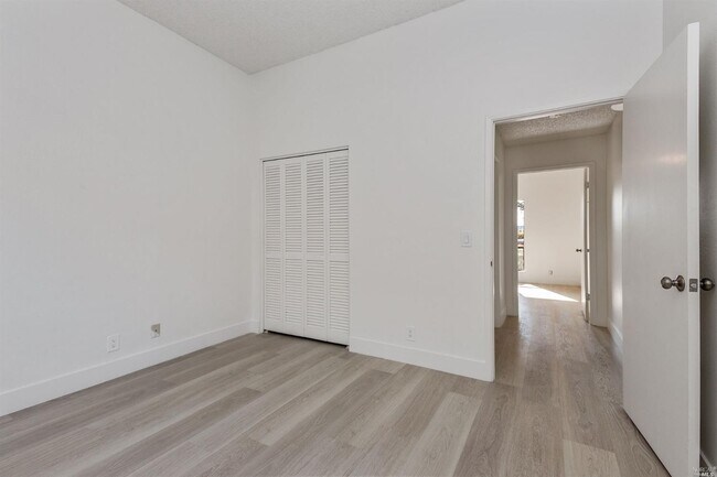 Building Photo - 15 Linda Vista Ave