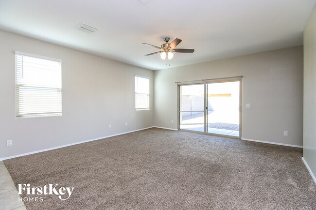 Foto del edificio - 10386 E Marigold Ln