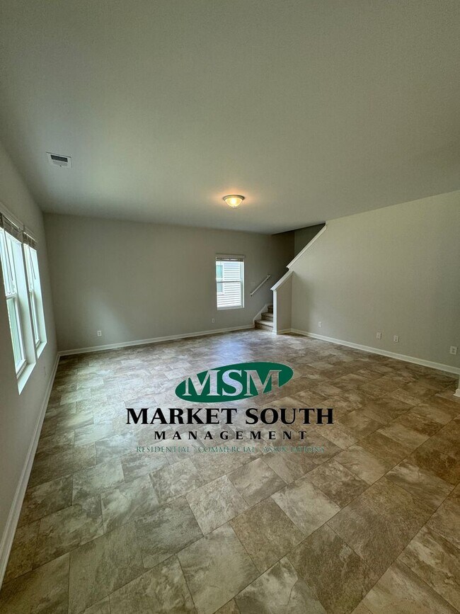 Building Photo - **RENT SPECIAL- $500.00 OFF 1ST MONTH'S RE...