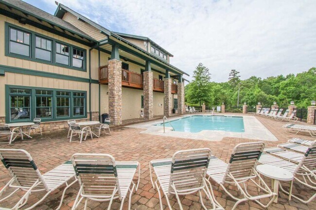 Clubhouse and pool - 1011 Harts Cove Way