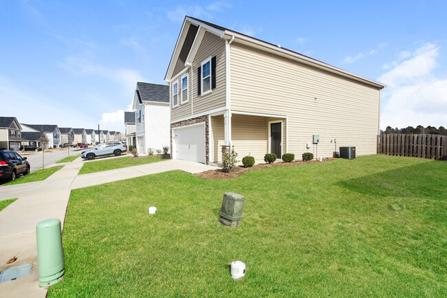 Building Photo - 16 Blue Fescue Way