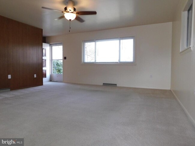 Building Photo - 1569 Frank Rd