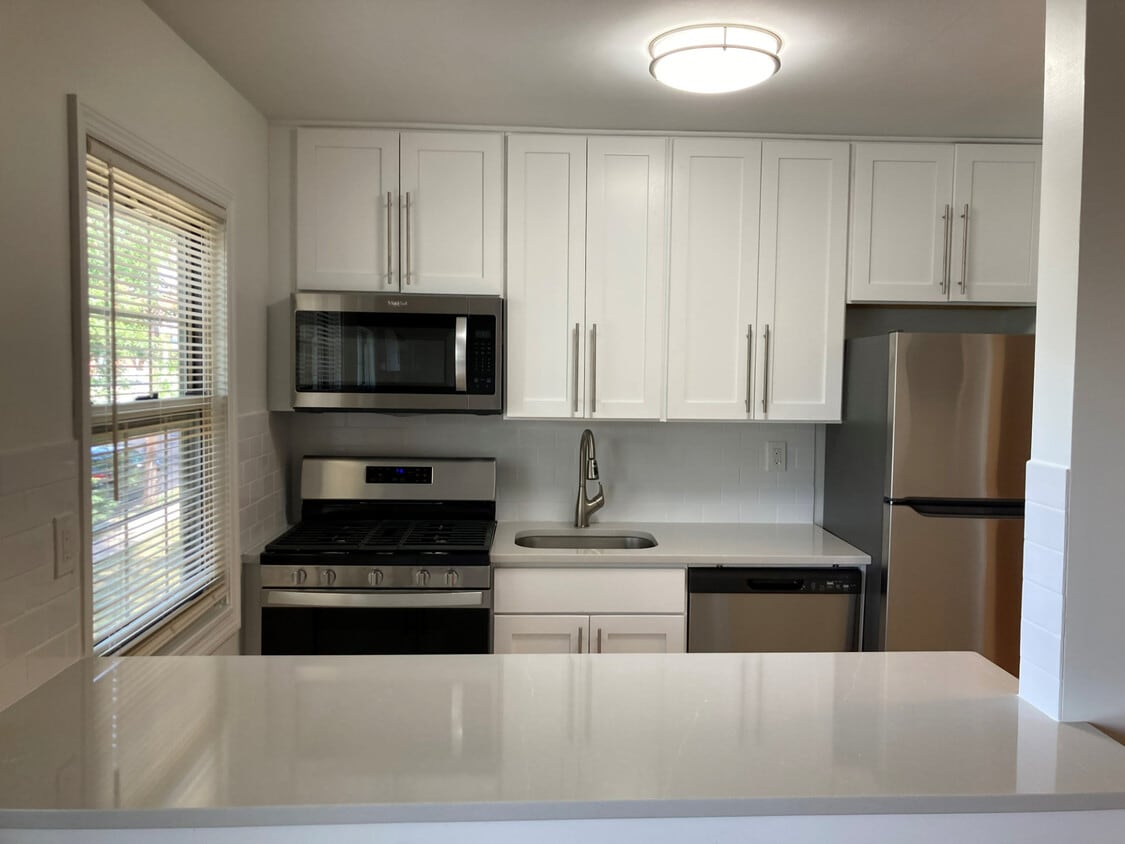 Palisade Gardens Apartments 1452 Center Ave Fort Lee, NJ