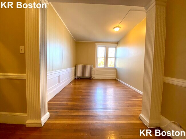 Building Photo - 75 Egmont St