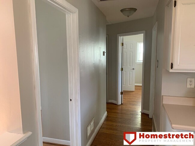 Building Photo - Charming Three Bedroom Home Coming Available!
