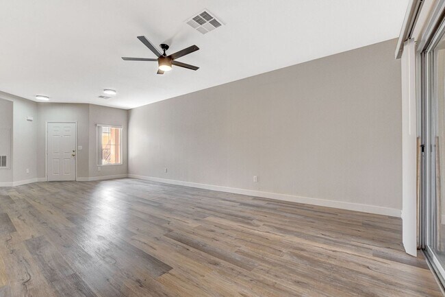 Building Photo - Upgraded First-Floor Condo in a Gated Summ...