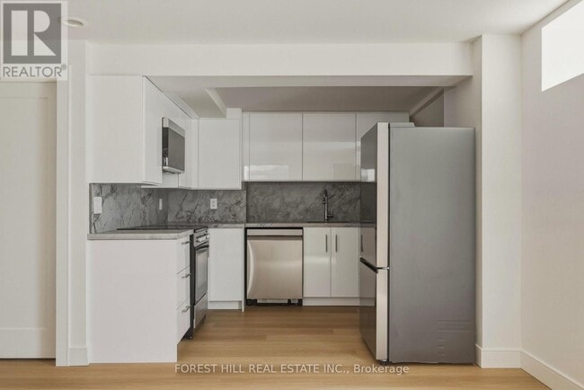 Building Photo - 250 Hallam St