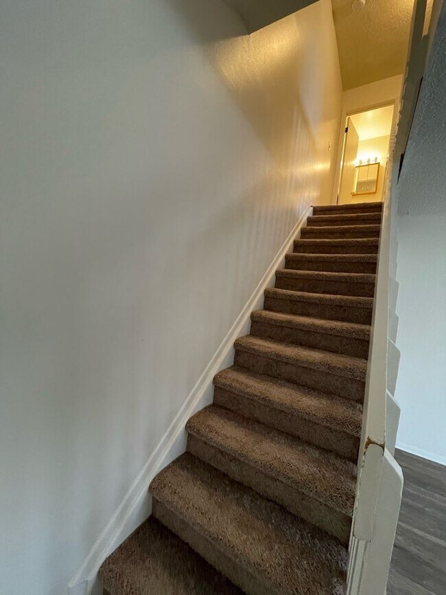 Building Photo - Newly Renovated 2 Bedroom with Attached Ga...