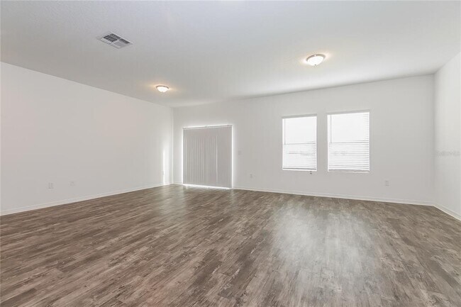 Foto del edificio - 194 Hidden Lk Lp