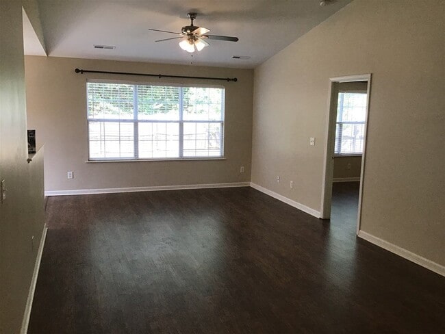 Foto del edificio - 3028 Misty Ridge Ln