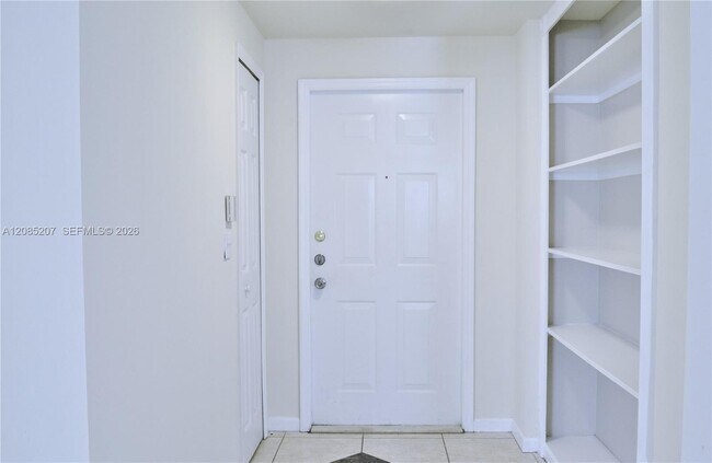 Foto del edificio - 3225 NE 184th St