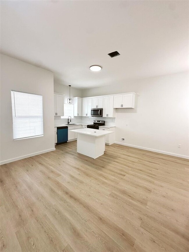 Building Photo - 9705 Garcroft St