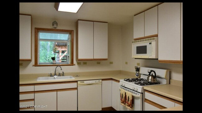 Foto del edificio - 3BR/3BA Home on 1.9 Acres – Mountain Views...