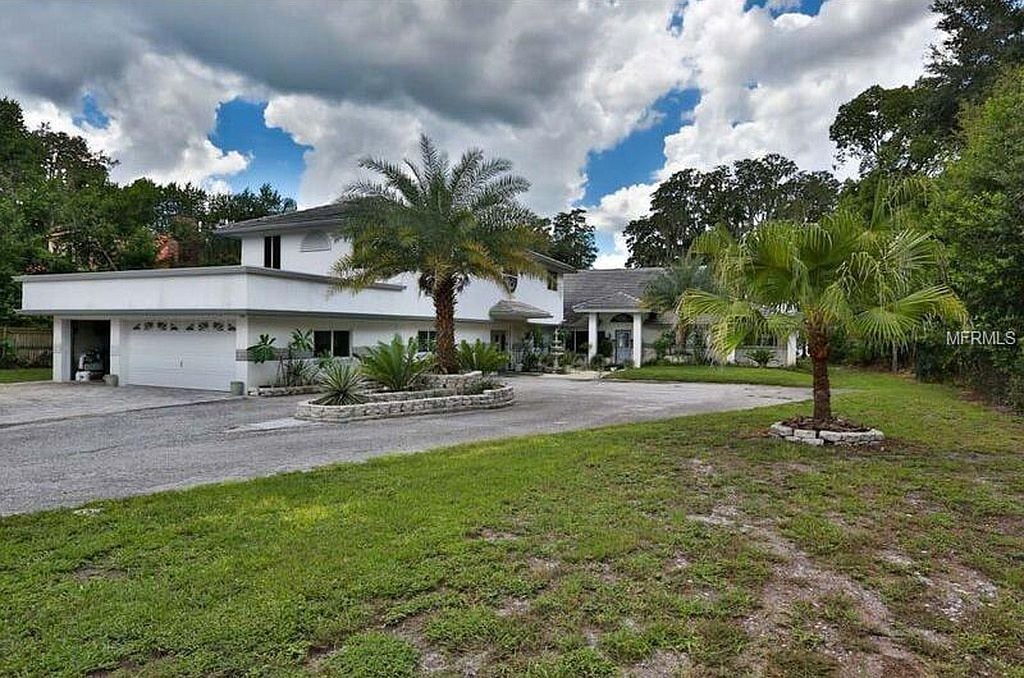 Foto principal - 18610 Wayne Rd