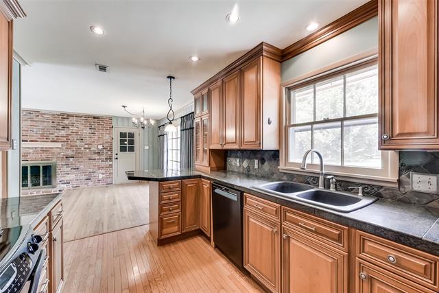 Building Photo - 10519 Somerton Dr