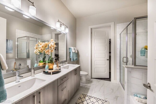 Foto del edificio - 1 br, 1 bath Condo - 214 E Travis St