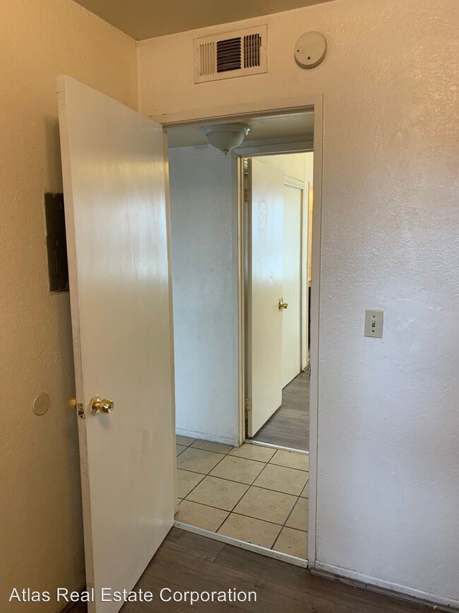 Building Photo - 2 br, 2 bath Apartment - 1005 East Avenue R